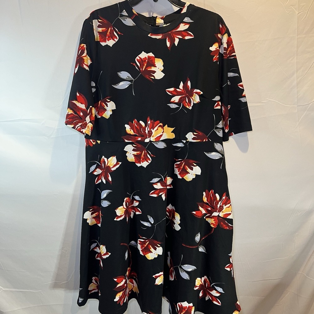 Womens Plus 2x Black Dress Floralā Short Sleeve Pullover 2XL SHEIN Mid length